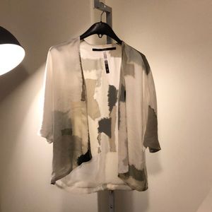 Kensie Silk Komoto - size small.